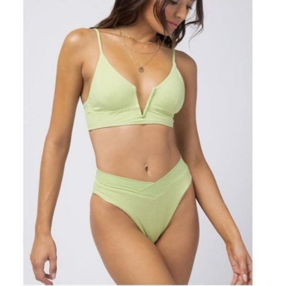 L*Space Siren V-Neck Ribbed Bikini Swimsuit Top Size M Green New - Picture 4 of 11